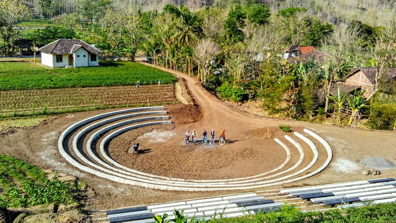 Mengelola Desa Wisata