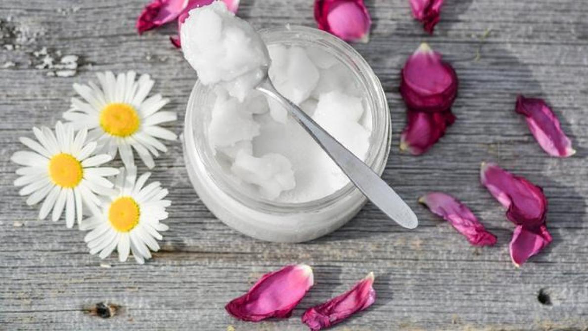 Manfaat virgin coconut oil untuk wajah