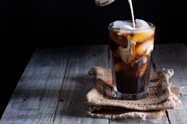 membuat kopi susu sederhana