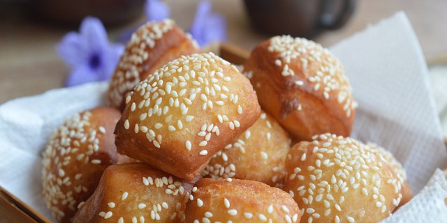 Cara Membuat Roti Goreng Wijen