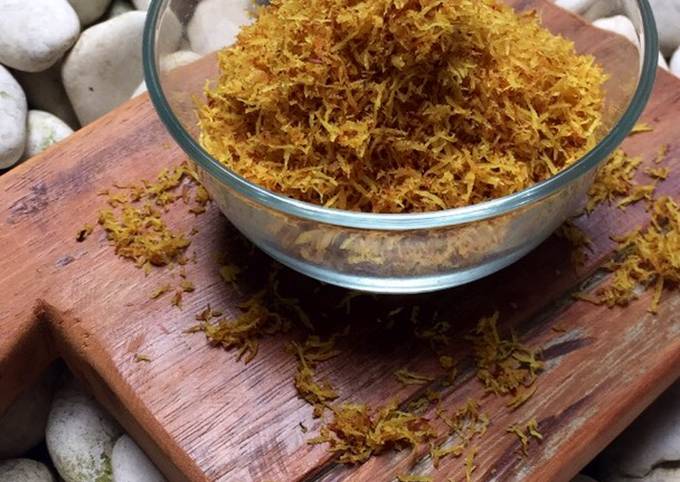 Cara Bikin Serundeng Kelapa Manis