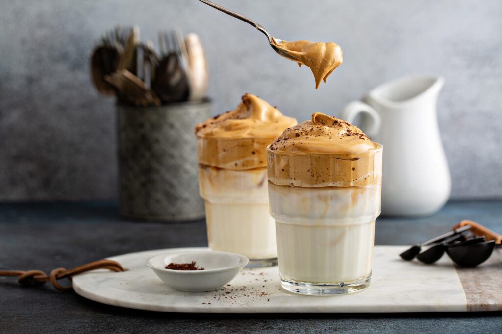 kopi dalgona minuman kopi kekinian