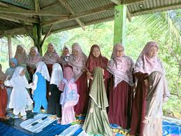 sekolah islam dengan guru profesional